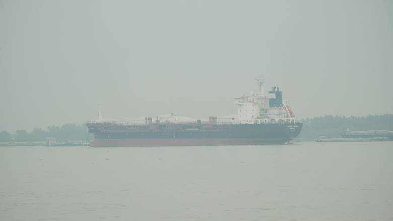 Με κυρώσεις σε χώρες που εγκρίνουν το τέλος εκπομπής CO2 στις θαλάσσιες μεταφορές απειλούν οι ΗΠΑ