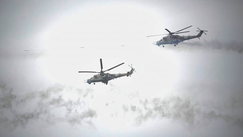 Λευκορωσία: Μαζική επιθεώρηση του στρατού μετά τις ασκήσεις με τη Ρωσία