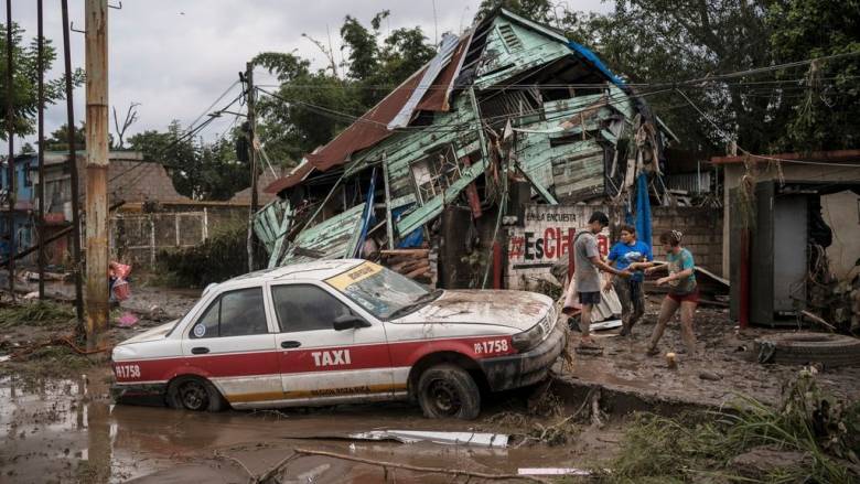 Τουλάχιστον 41 νεκροί από τις καταρρακτώδεις βροχές στο Μεξικό - Ζημιές σε πάνω από 35.000 σπίτια