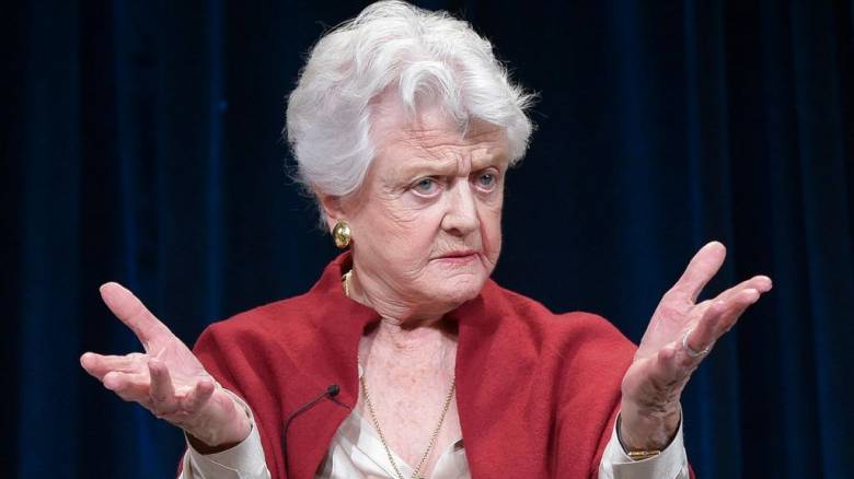 Άντζελα Λάνσμπερι: Η θρυλική «γιαγιά ντετέκτιβ» ήταν και μια σπουδαία ηθοποιός