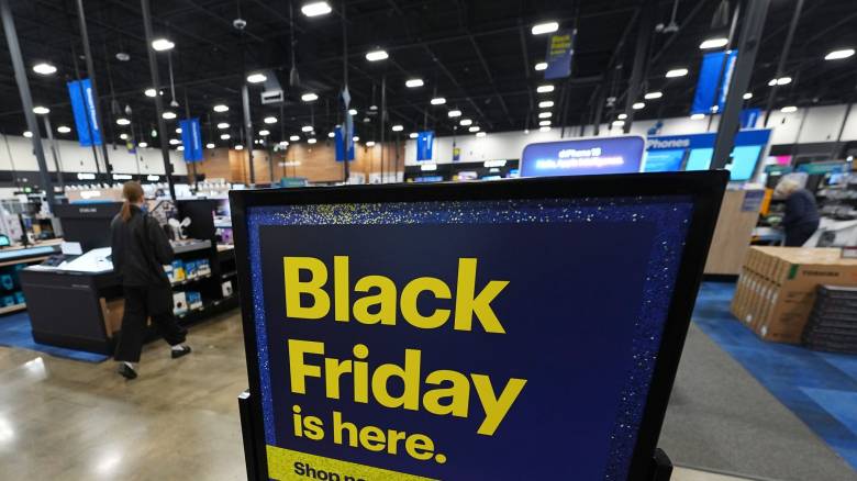 Black Friday 2025: Πότε «πέφτει» - Τα «SOS» για τους καταναλωτές