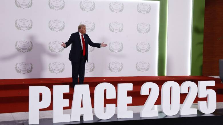 Επόμενος σταθμός... Ιράν: Μετά τη συμφωνία Ισραήλ-Χαμάς ο Τραμπ θέλει γενική ειρήνη στη Μέση Ανατολή