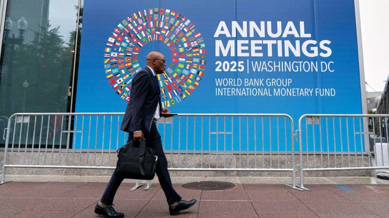 ΔΝΤ: Η Βρετανία δεύτερη ταχύτερα αναπτυσσόμενη οικονομία το 2025, αλλά με τον υψηλότερο πληθωρισμό