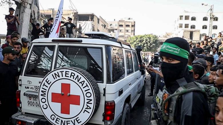 Γάζα: Το θρίλερ με τις σορούς των ομήρων, τα αντίποινα του Ισραήλ και η ανθρωπιστική βοήθεια