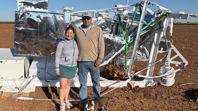 Μια οικογένεια από το Τέξας βρήκε ένα χαμένο κομμάτι εξοπλισμού της NASA στο αγρόκτημά της