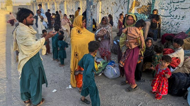 Αφγανιστάν: Πάνω από δέκα άμαχοι νεκροί σε νέες συγκρούσεις στα σύνορα με Πακιστάν