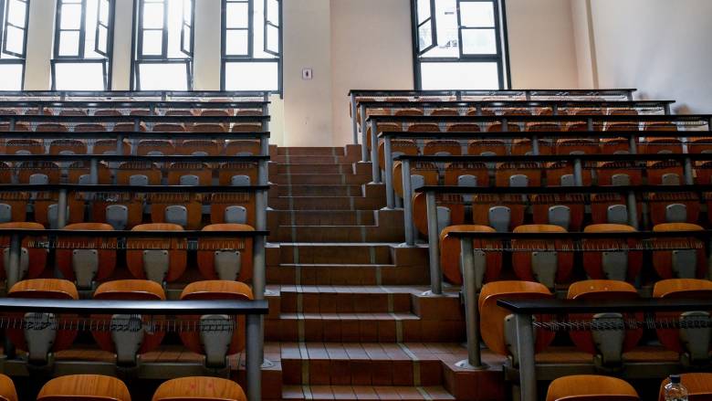 Αυστηρότερο πειθαρχικό δίκαιο στα ΑΕΙ: Τα παραπτώματα, οι ποινές, πότε διαγράφονται φοιτητές