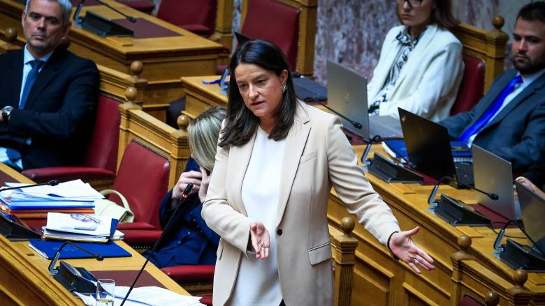 Κεραμέως: Καμία περικοπή στις συντάξεις χηρείας - Καμία καταβολή αναδρομικών από συνταξιούχους