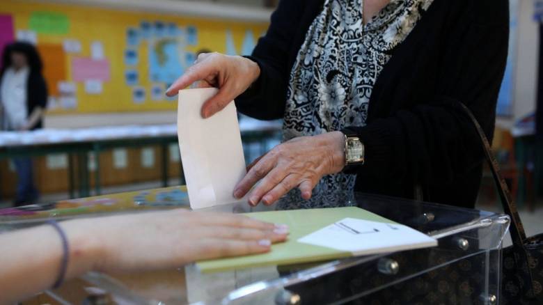 Δημοσκόπηση MRB: Στο 28% η ΝΔ -Τι λένε οι πολίτες για ενδεχόμενα κόμματα Τσίπρα, Σαμαρά, Καρυστιανού