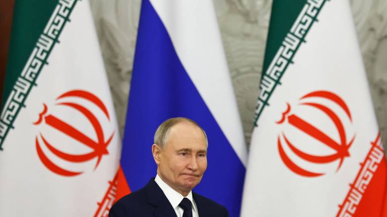 Στη Μόσχα για συνομιλίες με Πούτιν ο επικεφαλής του Ανώτατου Συμβουλίου Εθνικής Ασφαλείας του Ιράν