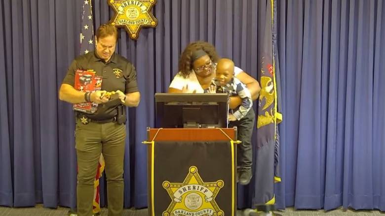 Ένας 3χρονος ήρωας στο Μίσιγκαν: Πώς έσωσε τη μητέρα του από επιληπτική κρίση