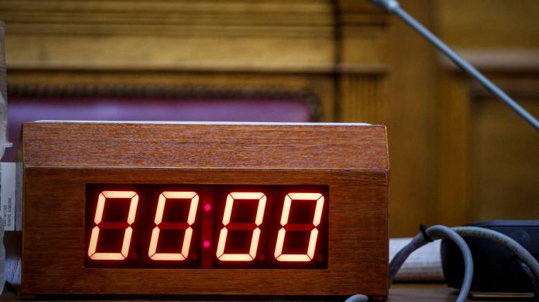 Ψηφίστηκε ο «κόφτης» - Επίκειται συνολική αναθεώρηση του Κανονισμού της Βουλής τον ερχόμενο Μάρτιο