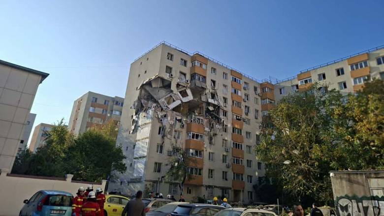 Ρουμανία: Τρεις νεκροί και τουλάχιστον 13 τραυματίες από έκρηξη σε πολυκατοικία στο Βουκουρέστι