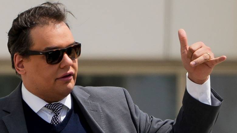 ΗΠΑ: Αποφυλακίζεται ο πρώην βουλευτής Τζορτζ Σάντος - Με παρέμβαση του Τραμπ