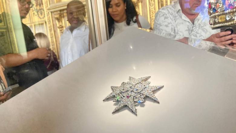 Λούβρο: Λιγότερα από 4 λεπτά χρειάστηκαν οι δράστες για την ληστεία - «Άφησαν σημαντικά ίχνη»