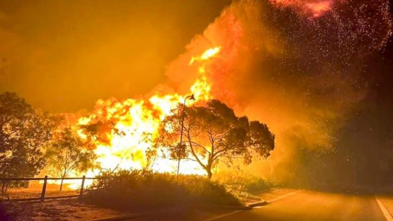 Σφοδροί άνεμοι και υψηλές θερμοκρασίες πυροδοτούν δασικές πυρκαγιές σε Αυστραλία και Νέα Ζηλανδία