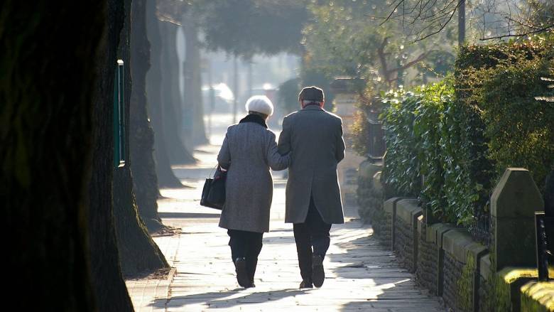 Μόλις 4.000 βήματα, μία μέρα την εβδομάδα, μειώνουν τον κίνδυνο πρόωρου θανάτου στους ηλικιωμένους