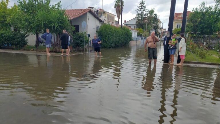 Μεσολόγγι: Ποτάμια οι δρόμοι από την κακοκαιρία