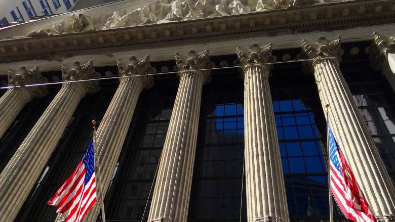 Scope: Υποβάθμισε κατά μία βαθμίδα τις ΗΠΑ – Ποιοι οι κίνδυνοι για την αμερικανική οικονομία