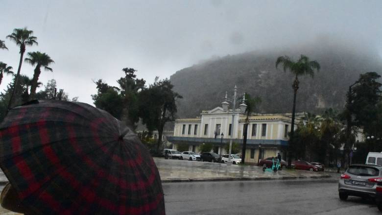 Καιρός σήμερα: Κακοκαιρία «εξπρές» με καταιγίδες σε Ήπειρο και Μακεδονία - Επιμένει η ζέστη