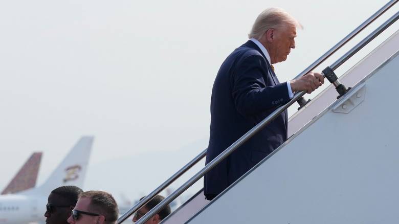 Ο Τραμπ στην Ιαπωνία για συνάντηση με την πρώτη γυναίκα πρωθυπουργό Σανάε Τακαΐτσι