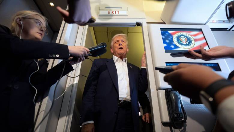 Ο Τραμπ αποκλείει μια υποψηφιότητα για αντιπρόεδρος για να παραμείνει στην εξουσία