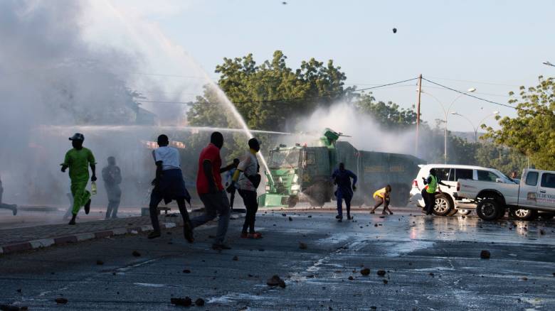 Καμερούν: Τέσσερις νεκροί σε συγκρούσεις αστυνομικών με υποστηρικτές της αντιπολίτευσης