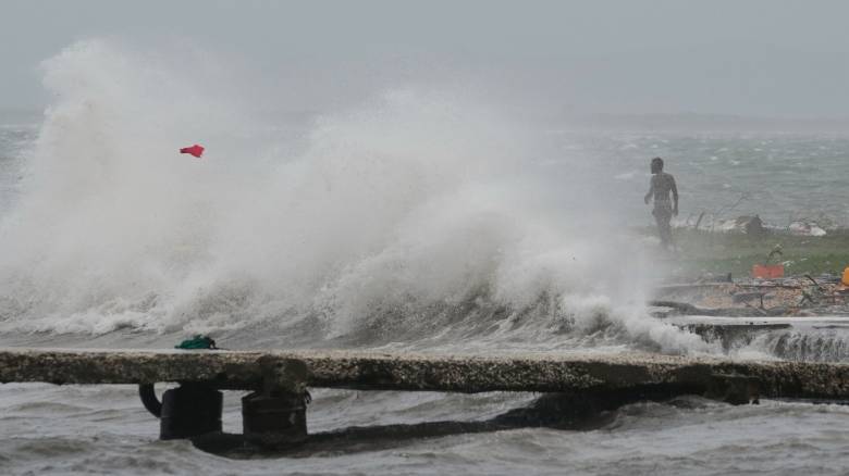 Live τυφώνας Μελίσσα: Έφθασε στην Τζαμάικα με σχεδόν 300χλμ την ώρα - Αναμένονται καταστροφές