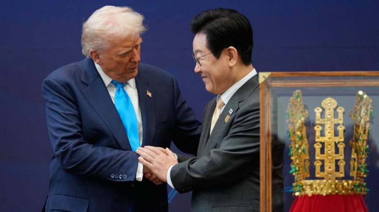 «Αρχαίο χρυσό στέμμα»: Το πολύτιμο δώρο της Νότιας Κορέας στον Ντόναλντ Τραμπ