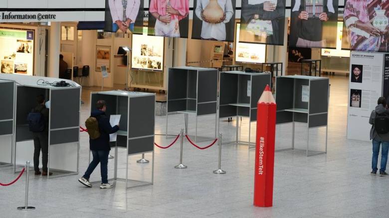 Οι Ολλανδοί στις κάλπες για τις τρίτες βουλευτικές εκλογές μέσα σε λιγότερο από πέντε χρόνια