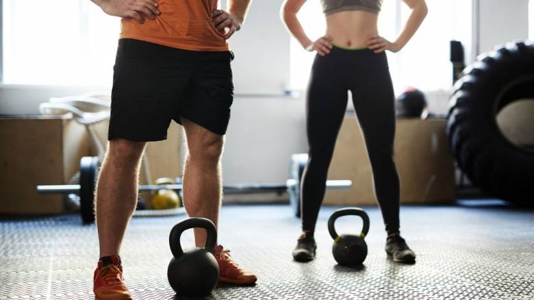 Πώς οι ασκήσεις με βάρη μπορούν να αλλάξουν το μικροβίωμα του εντέρου μέσα σε 8 εβδομάδες