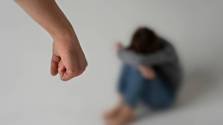 Κορωπί: Προφυλακιστέος ο 50χρονος που κατηγορείται για τον άγριο ξυλοδαρμό της συζύγου του