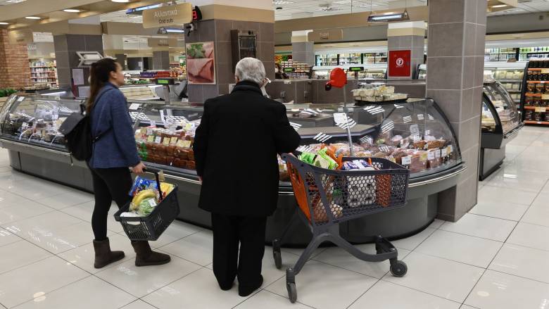 Μπαίνει και η τιμή παραγωγού στα νωπά τρόφιμα - Τι αλλάζει σε σούπερ μάρκετ, μανάβικα και κρεοπωλεία