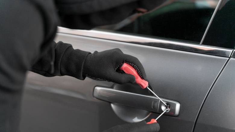 Θεσσαλονίκη: Τρεις ανήλικοι έκλεψαν αυτοκίνητο - Πήγαν στο Τμήμα με τους γονείς τους και ομολόγησαν