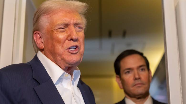 Ο Τραμπ προειδοποιεί ότι ο χριστιανισμός απειλείται από τους ισλαμιστές στη Νιγηρία