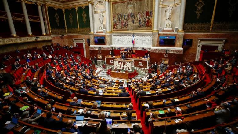 Γαλλία: Η Βουλή απέρριψε τον «φόρο Ζικμάν» για τους υπερπλούσιους
