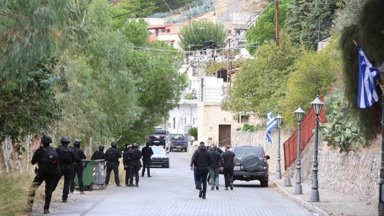 Σε «πόλεμο» τα Βορίζια Κρήτης λόγω βεντέτας: Οικογένειες πήραν τα όπλα - Δύο νεκροί, 2.000 σφαίρες