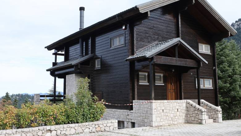 Δολοφονία Γιάννη Λάλα στην Αράχωβα: Δύο εκτελεστές δείχνουν τα στοιχεία για τα όπλα