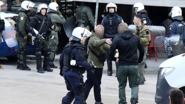 Θεσσαλονίκη: Δίωξη στους δύο συλληφθέντες για το σημερινό επεισόδιο στη δίκη Καμπανού
