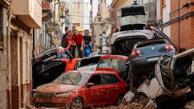 Βαλένθια: Παραιτήθηκε ο επικεφαλής της περιφερειακής κυβέρνησης ένα χρόνο μετά τις φονικές πλημμύρες