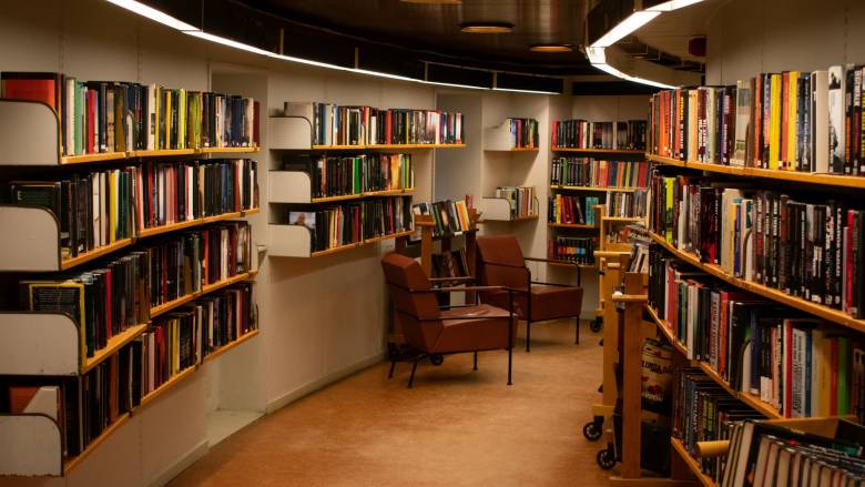 Εκπνέει η προθεσμία για το πρόγραμμα επιταγών βιβλίων από την ΔΥΠΑ