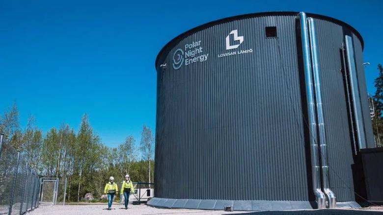 «Μπαταρία άμμου»: Η τεχνολογία που θερμαίνει μια μικρή πόλη της Φινλανδίας