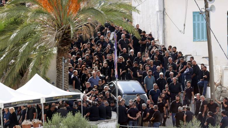 Βορίζια: Σύσσωμο το χωριό στην κηδεία του 39χρονου Φανούρη - Πάνοπλοι άνδρες της ΕΚΑΜ σε επιφυλακή