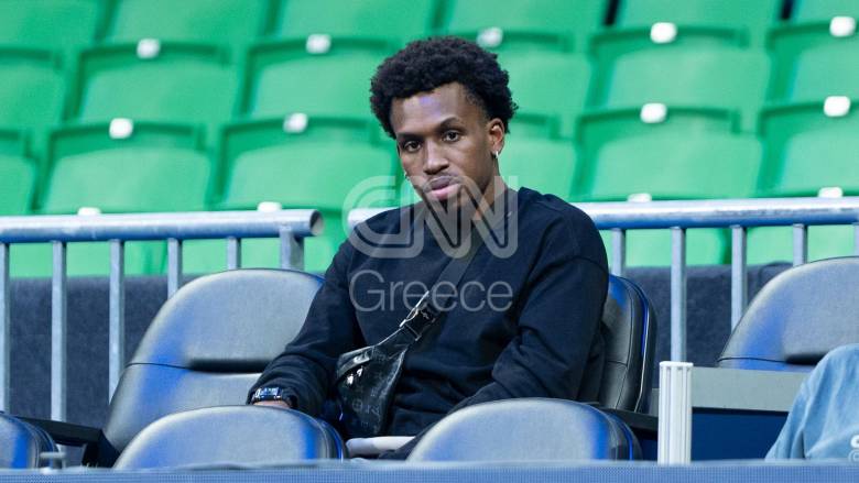 Hellenic Championship ATP 250: Ο Τι Τζέι Σορτς παρακολουθεί τένις στο Telekom Center Athens