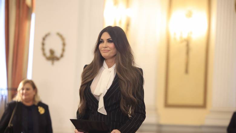 Στο Προεδρικό Μέγαρο η Κίμπερλι Γκίλφοϊλ  - Υπέβαλε τα διαπιστευτήριά  της στον Τασούλα