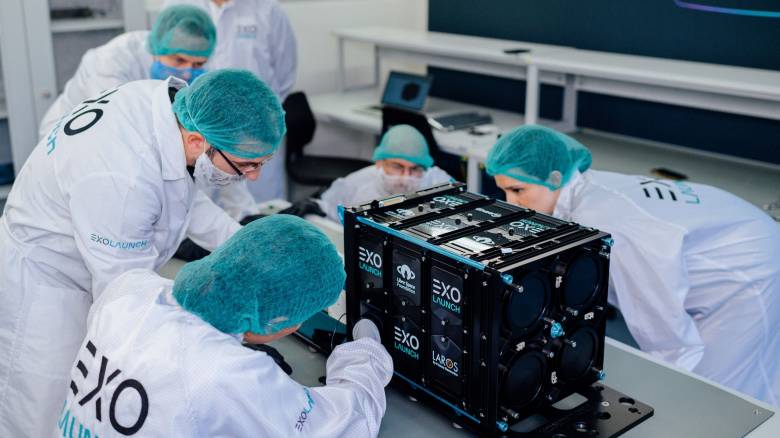 Η Prisma Electronics στέλνει στο διάστημα νανοδορυφόρο και προσελκύει επενδυτές