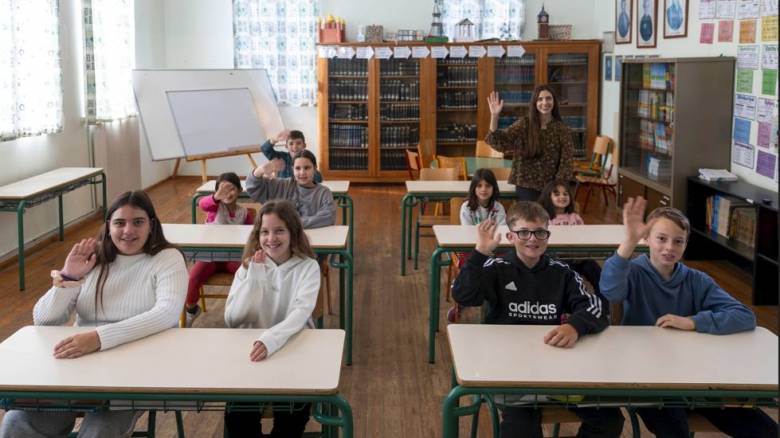 COSMOTE TELEKOM: Νέα εποχή συνδεσιμότητας σε όλα τα δυσπρόσιτα σχολεία της χώρας