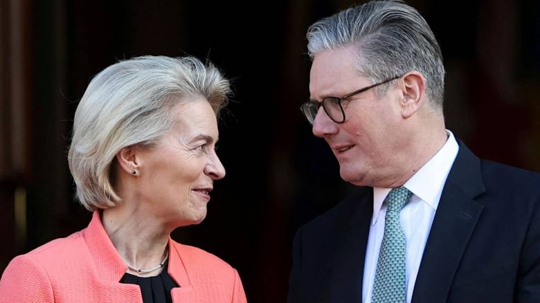 Ποσό «μαμούθ» ζητά η Κομισιόν από τη Βρετανία για να τη δεχτεί στο SAFE