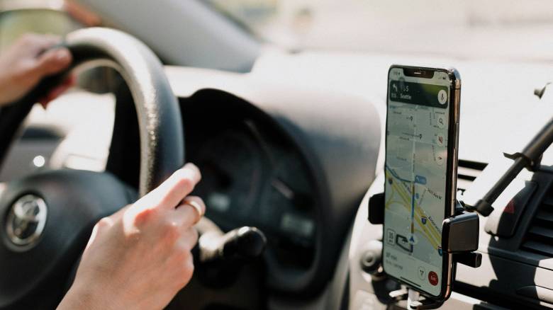 Πώς υπολογίζει την κίνηση το Google Maps και γιατί πέφτει… έξω το πρωί και το βράδυ