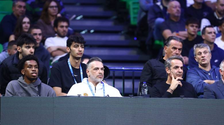 Στο Telekom Center Athens Αταμάν, Σορτς και Μητσοτάκης